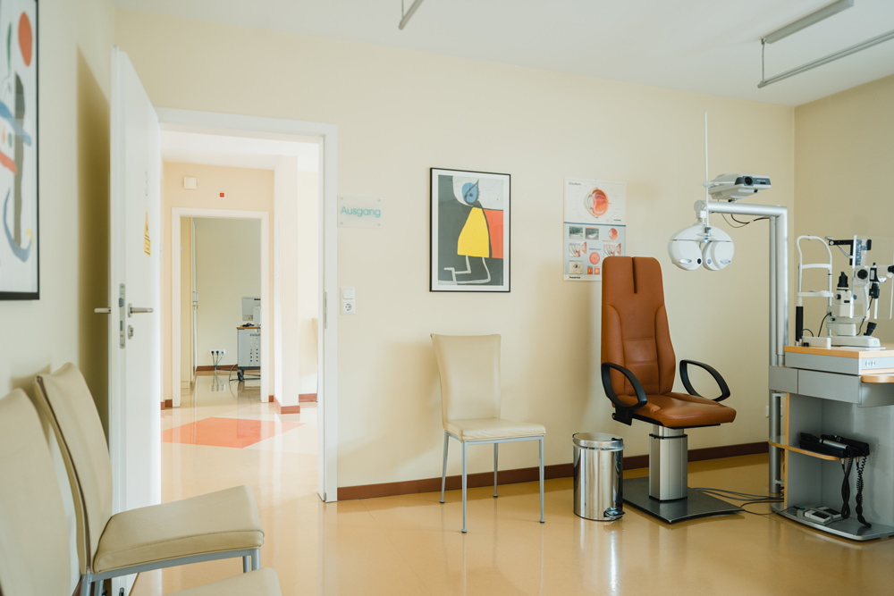 Augenarzt Diez – Augenzentrum Diez – A. Zimmermann – Praxis – Behandlungszimmer Augenarzt Diez - Augenzentrum Diez - A. Zimmermann - Praxis - Behandlungszimmer
